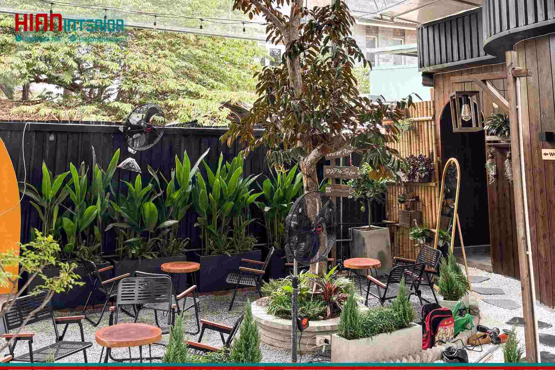 Thi công quán cafe sân vườn B00M Coffee