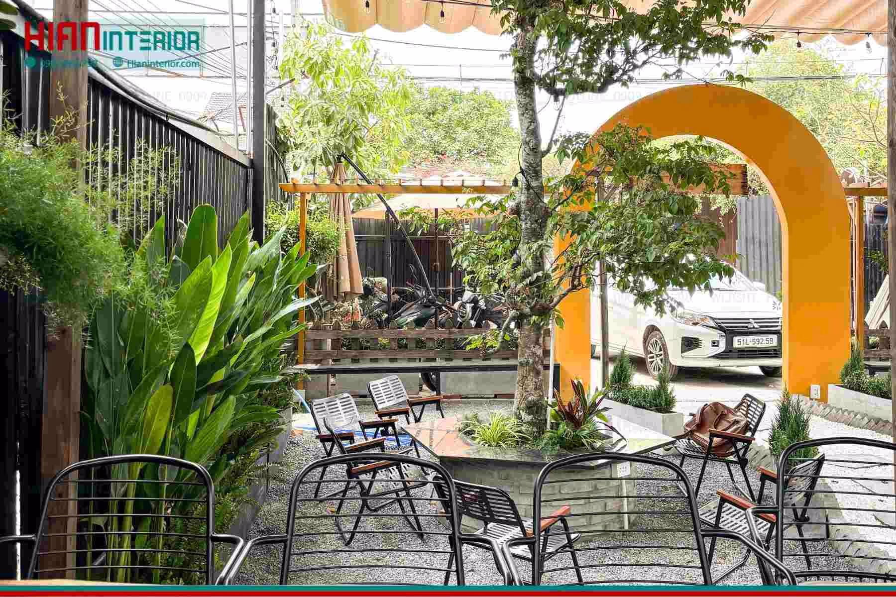 Thi công quán cafe sân vườn B00M Coffee