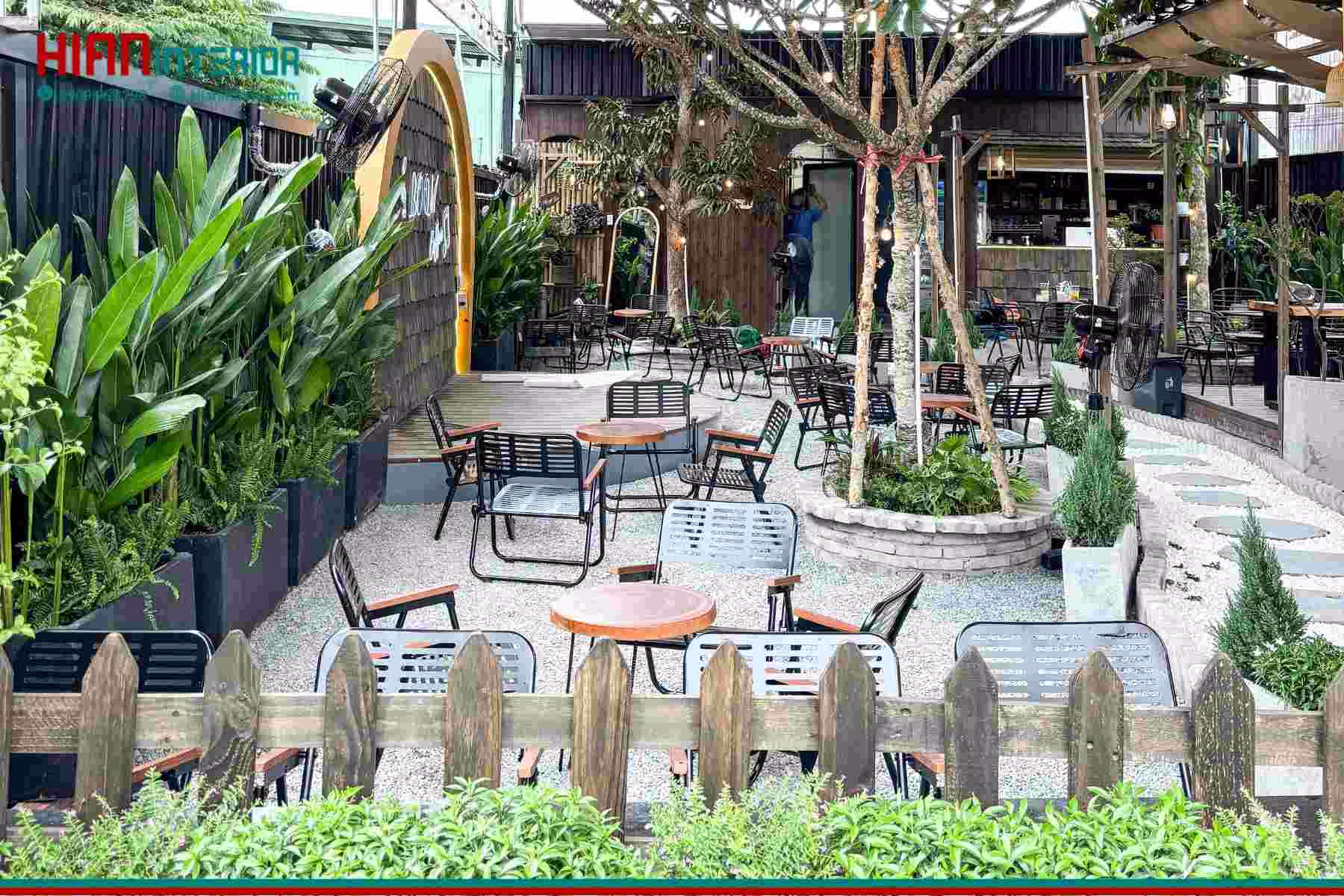 Thi công quán cafe sân vườn B00M Coffee