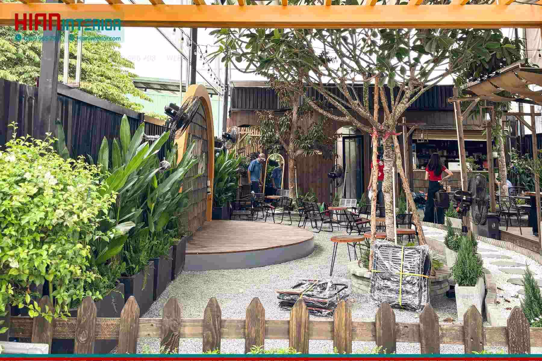 Thi công quán cafe sân vườn B00M Coffee