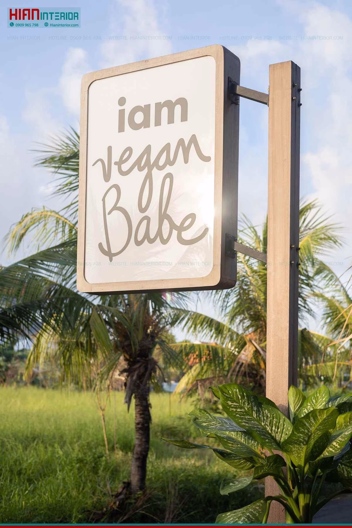 Mẫu Quán Cafe Hiện Đại Sân Vườn