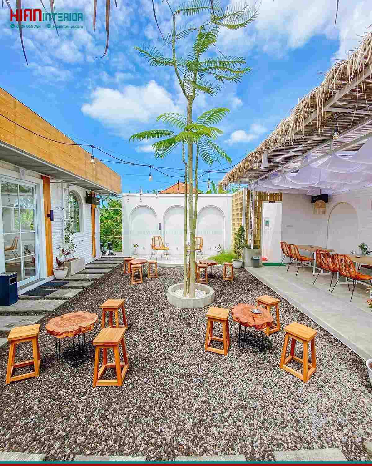Quán Cafe Sân Vườn Nhỏ
